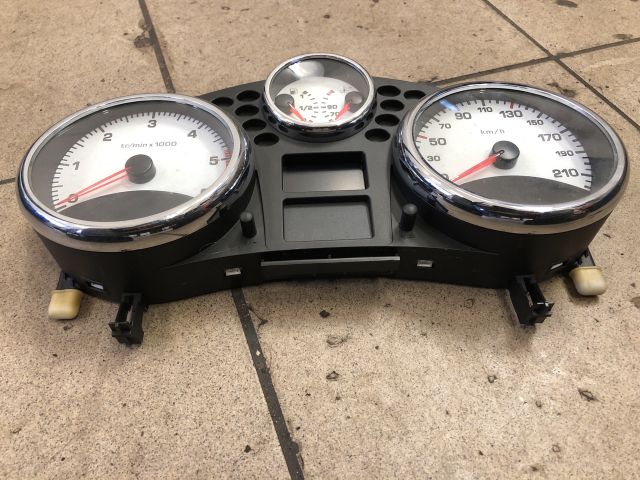 bontott PEUGEOT 207 Kilométeróra