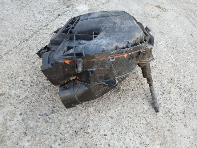 bontott PEUGEOT 207 Légszűrő Ház