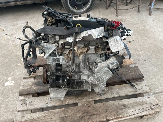 bontott PEUGEOT 207 Motor (Fűzött blokk hengerfejjel)