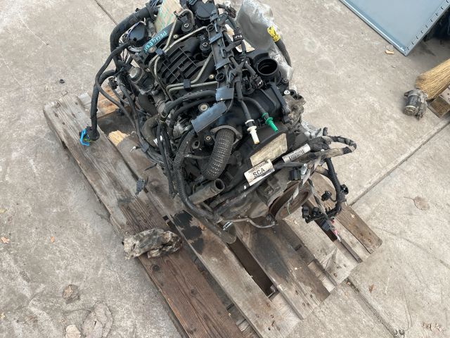 bontott PEUGEOT 207 Motor (Fűzött blokk hengerfejjel)