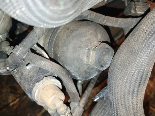 bontott PEUGEOT 207 Olajszűrő Ház