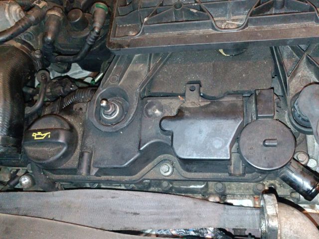 bontott PEUGEOT 207 Szelepfedél