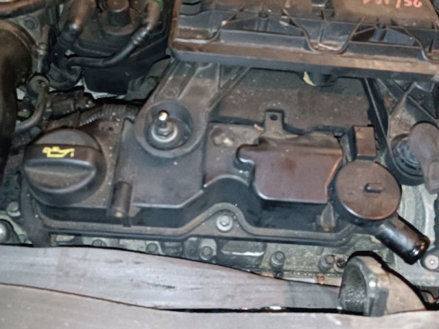 bontott PEUGEOT 207 Szelepfedél