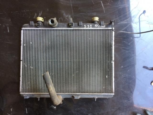 bontott PEUGEOT 207 Vízhűtő Radiátor (Klímás)