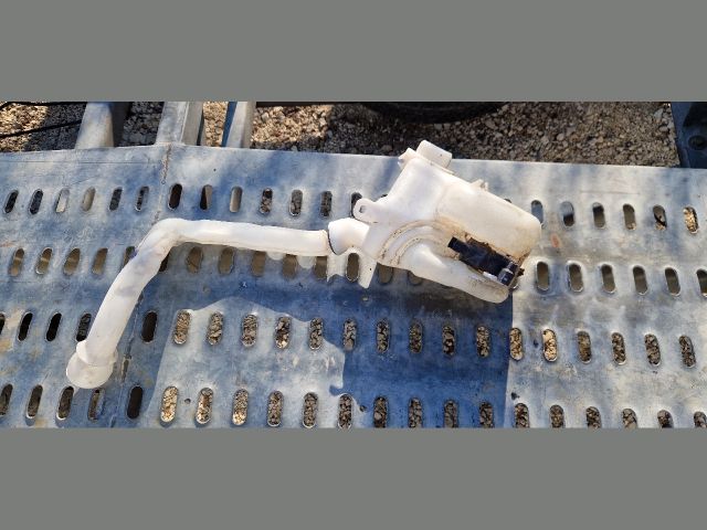 bontott PEUGEOT 207 Ablakmosó Tartály