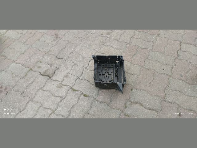 bontott PEUGEOT 207 Akkumulátor Tartó