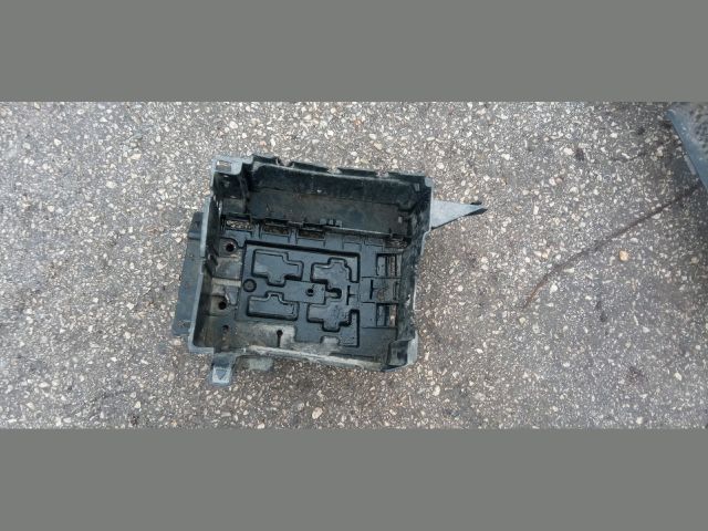 bontott PEUGEOT 207 Akkumulátor Tartó