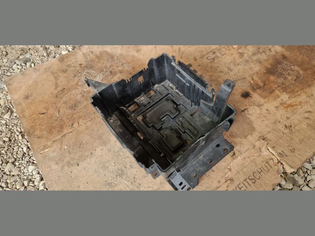 bontott PEUGEOT 207 Akkumulátor Tartó