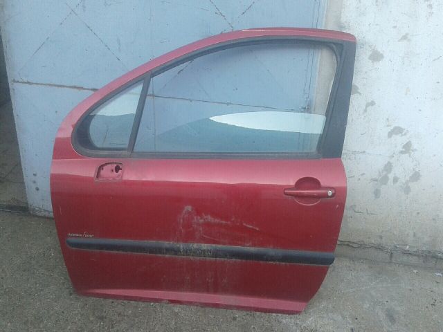 bontott PEUGEOT 207 Bal első Ajtó (Részeivel)