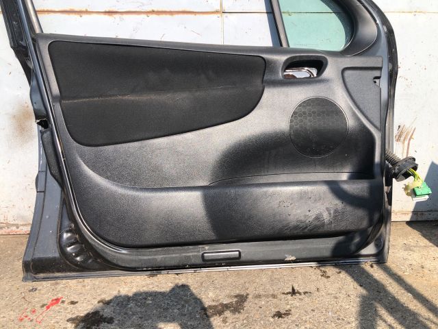 bontott PEUGEOT 207 Bal első Ajtó (Üres lemez)