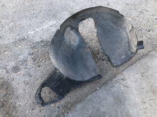 bontott PEUGEOT 207 Bal első Dobbetét (Kerékjárati, Műanyag)