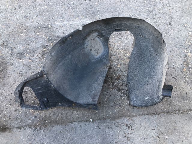 bontott PEUGEOT 207 Bal első Dobbetét (Kerékjárati, Műanyag)