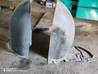 bontott PEUGEOT 207 Bal első Első Dobbetét (Kerékjárati, Műanyag)