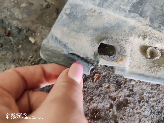 bontott PEUGEOT 207 Bal első Első Dobbetét (Kerékjárati, Műanyag)