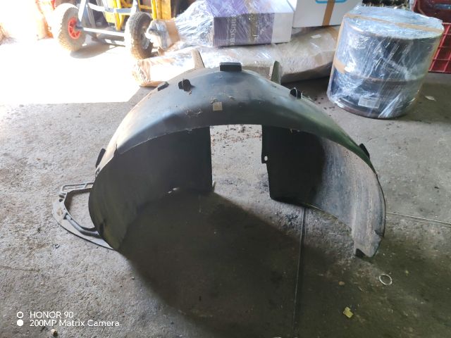 bontott PEUGEOT 207 Bal első Első Dobbetét (Kerékjárati, Műanyag)