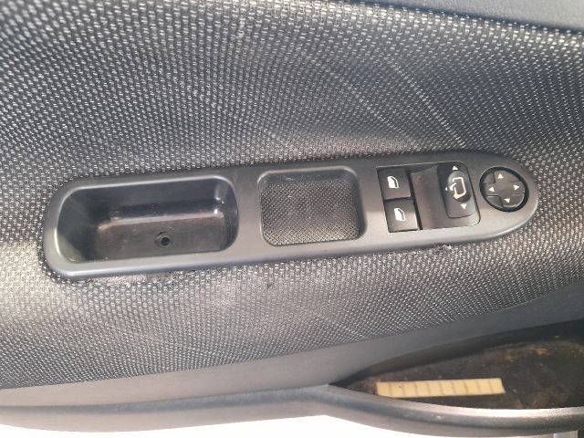 bontott PEUGEOT 207 Bal első Felső Zsanér