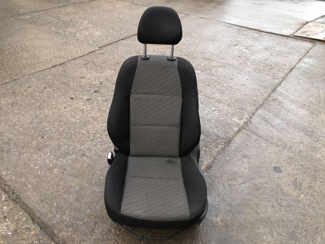 bontott PEUGEOT 207 Bal első Ülés