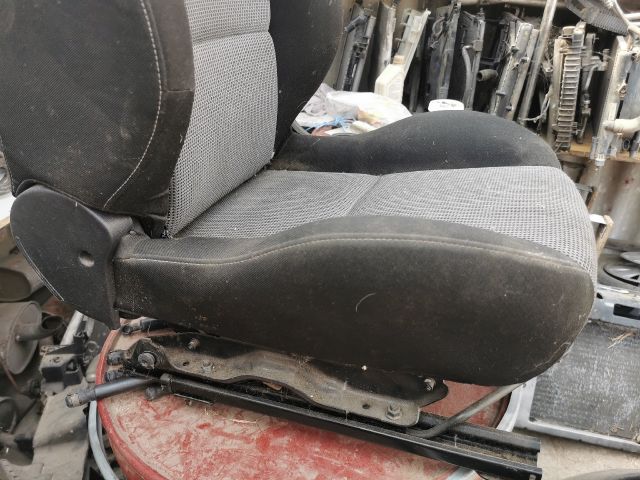 bontott PEUGEOT 207 Bal első Ülés