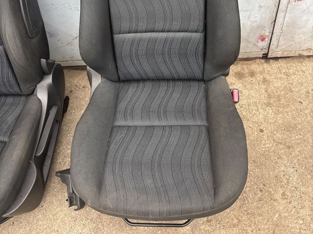 bontott PEUGEOT 207 Bal első Ülés