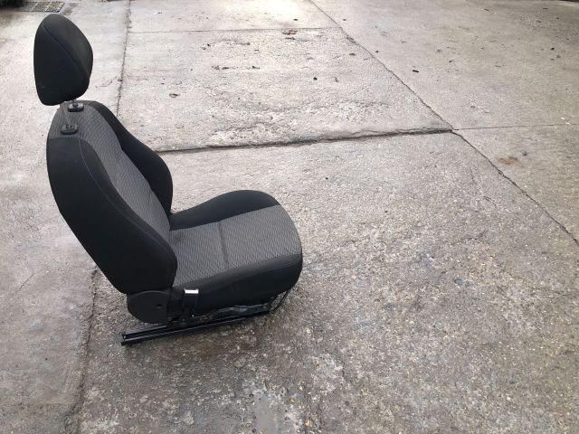 bontott PEUGEOT 207 Bal első Ülés