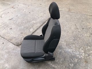 bontott PEUGEOT 207 Bal első Ülés