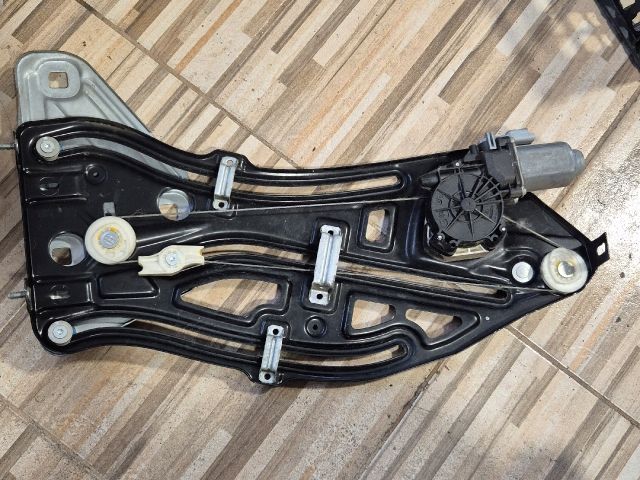 bontott PEUGEOT 207 Bal hátsó Ablakemelő Szerkezet (Elektromos)