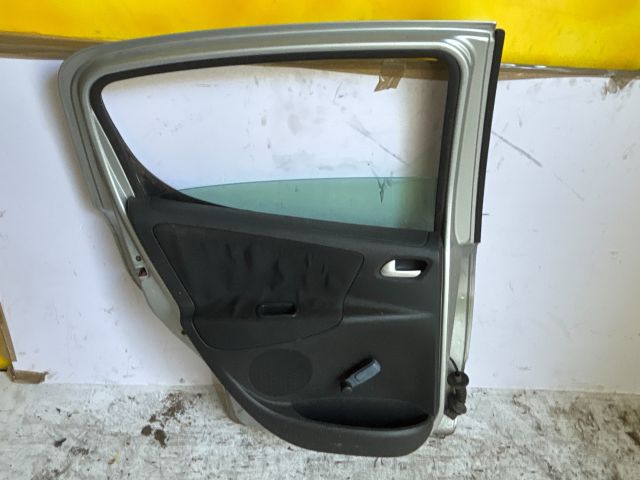 bontott PEUGEOT 207 Bal hátsó Ajtó (Részeivel)