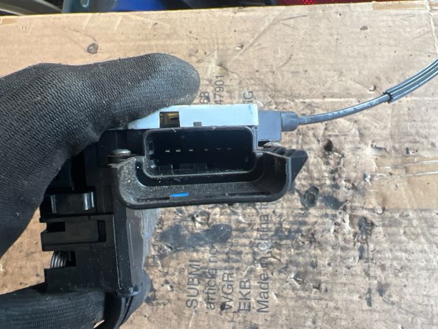 bontott PEUGEOT 207 Bal hátsó Ajtózár