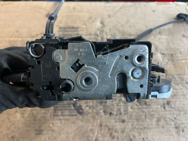 bontott PEUGEOT 207 Bal hátsó Ajtózár