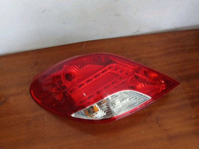 bontott PEUGEOT 207 Bal Hátsó Lámpa