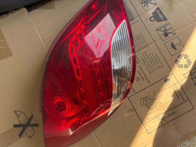 bontott PEUGEOT 207 Bal Hátsó Lámpa