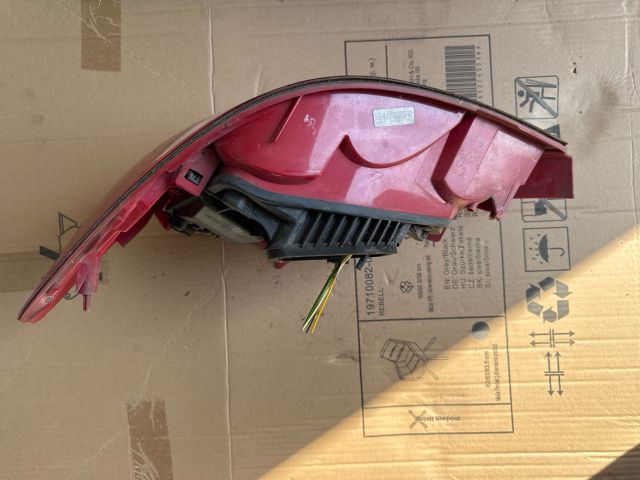 bontott PEUGEOT 207 Bal Hátsó Lámpa