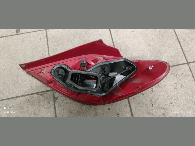 bontott PEUGEOT 207 Bal Hátsó Lámpa