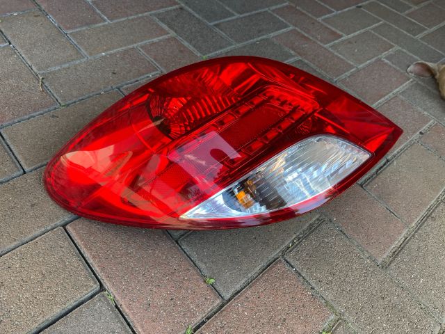 bontott PEUGEOT 207 Bal Hátsó Lámpa