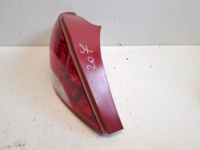 bontott PEUGEOT 207 Bal Hátsó Lámpa