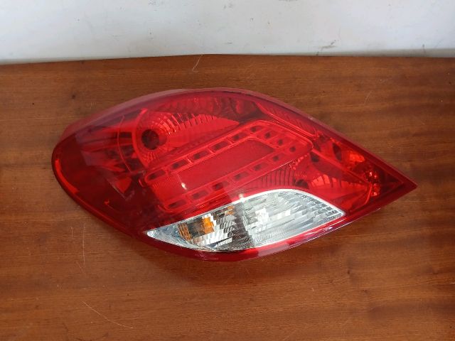 bontott PEUGEOT 207 Bal Hátsó Lámpa