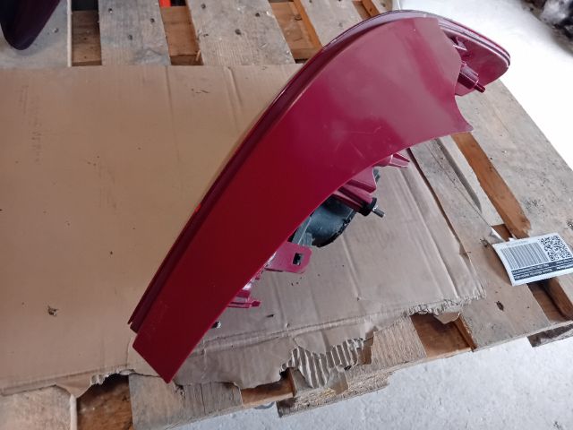 bontott PEUGEOT 207 Bal Hátsó Lámpa