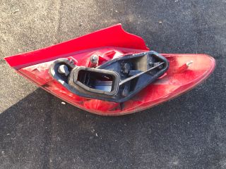 bontott PEUGEOT 207 Bal Hátsó Lámpa