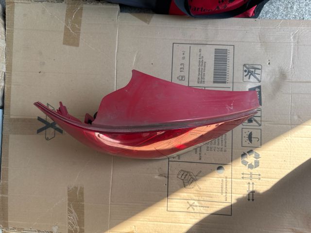 bontott PEUGEOT 207 Bal Hátsó Lámpa