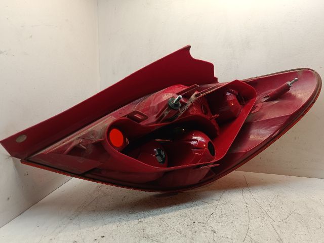 bontott PEUGEOT 207 Bal Hátsó Lámpa