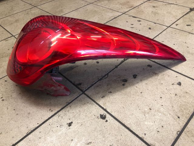 bontott PEUGEOT 207 Bal Hátsó Lámpa