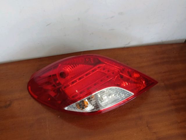 bontott PEUGEOT 207 Bal Hátsó Lámpa