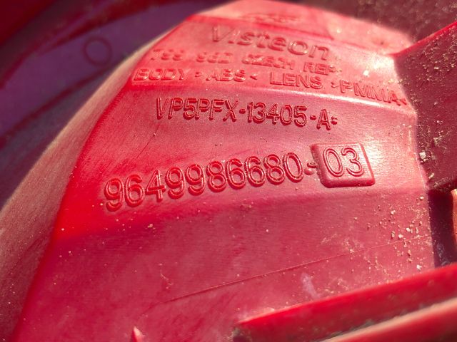 bontott PEUGEOT 207 Bal Hátsó Lámpa