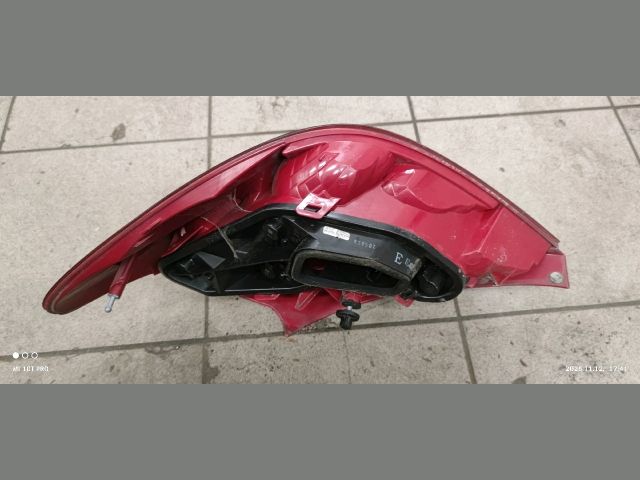 bontott PEUGEOT 207 Bal Hátsó Lámpa