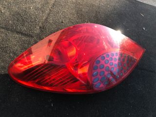 bontott PEUGEOT 207 Bal Hátsó Lámpa