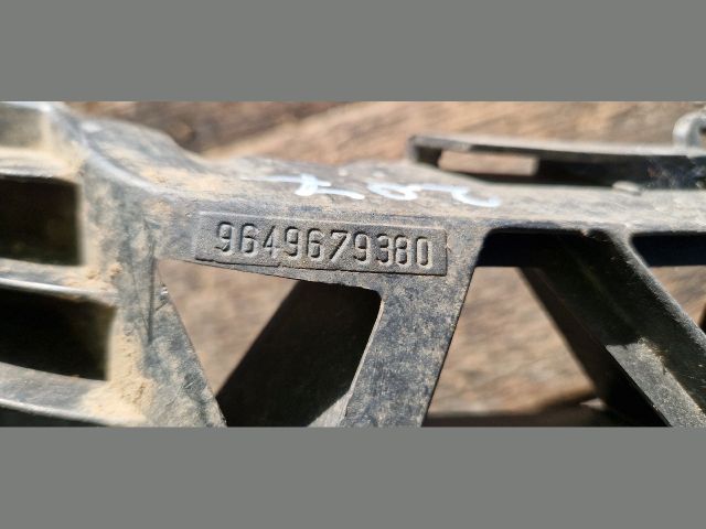 bontott PEUGEOT 207 Bal hátsó Oldal Lökhárító Tartó (Műanyag)