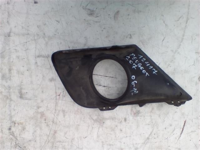 bontott PEUGEOT 207 Bal Ködfényszóró Lámpakeret
