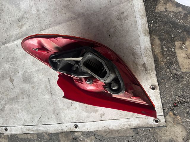 bontott PEUGEOT 207 Bal Külső Hátsó Lámpa