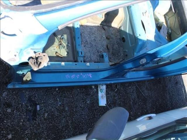 bontott PEUGEOT 207 Bal Küszöb