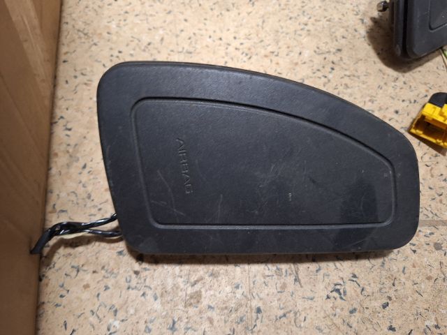 bontott PEUGEOT 207 Bal Oldallégzsák